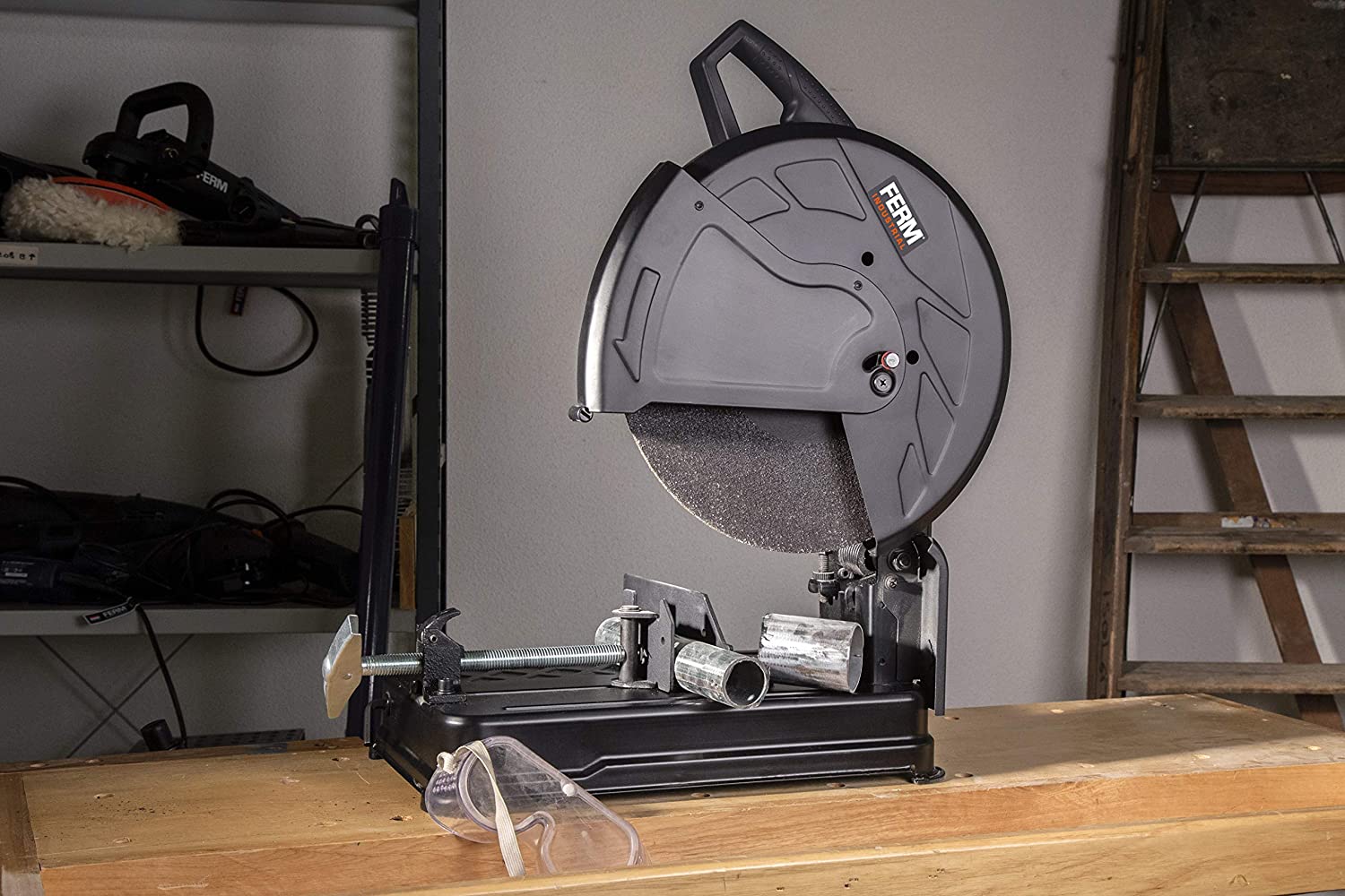 FERM Troncatrice Professionale 2300W – Ø 355 Mm. Include Lama E Chiave Esagonale. Cavo In Gomma Da 4 Metri 11 FERM Troncatrice professionale 2300W – Ø 355 mm. Cavo in gomma da 4 metri