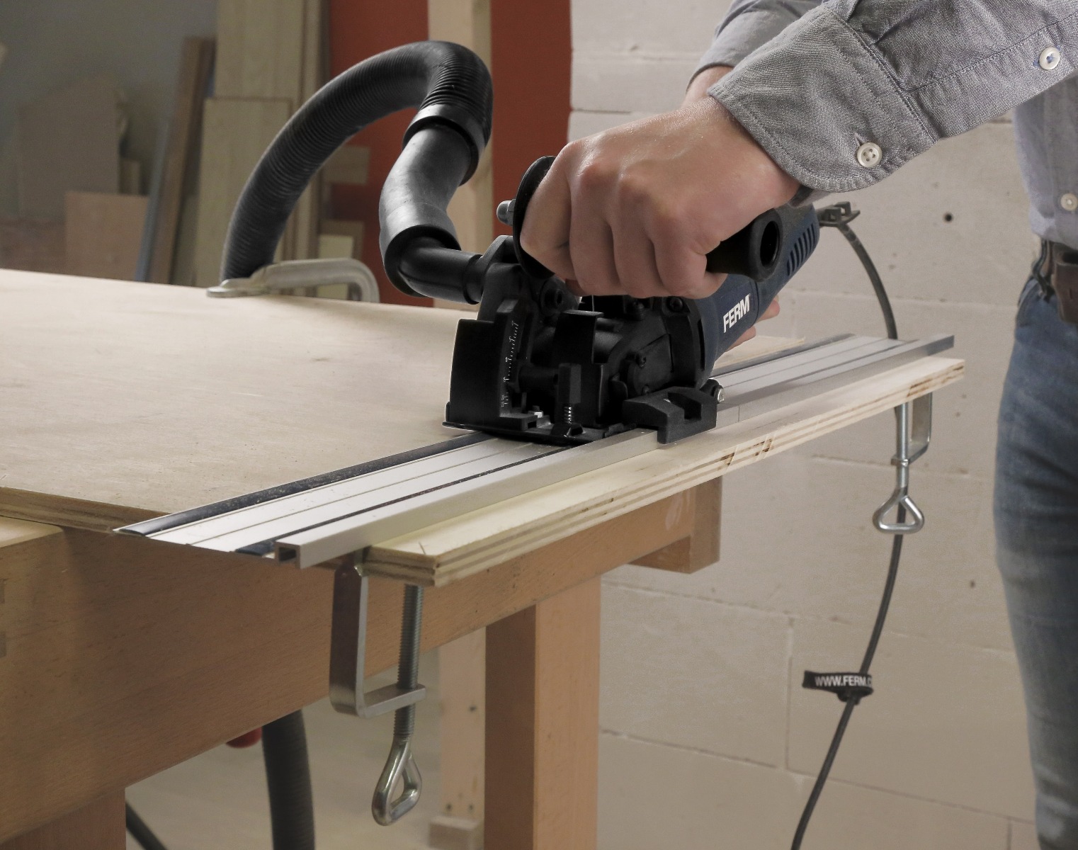 FERM Sega Circolare Di Precisione 500 W - Velocità Variabile - Incl. 3 Lame Per Sega 11 FERM CSM1043_S Sega circolare di precisione 500 W - Velocità variabile - Incl. 3 lame per sega